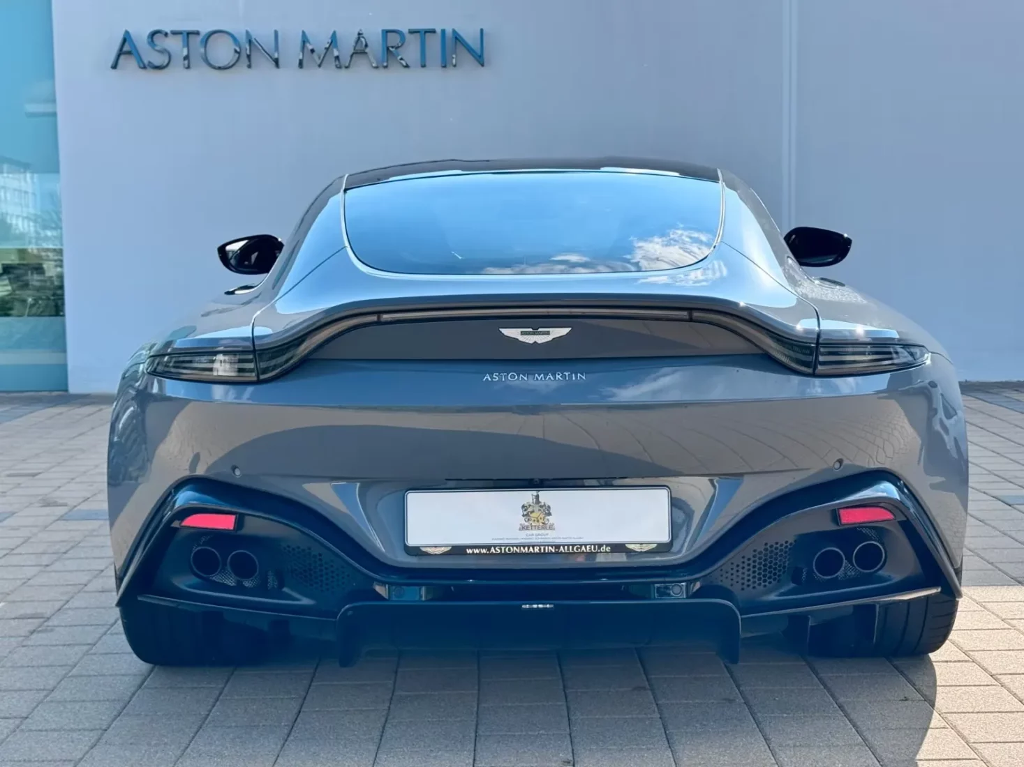 Aston Martin V8 Vantage AMR (1 of 200)