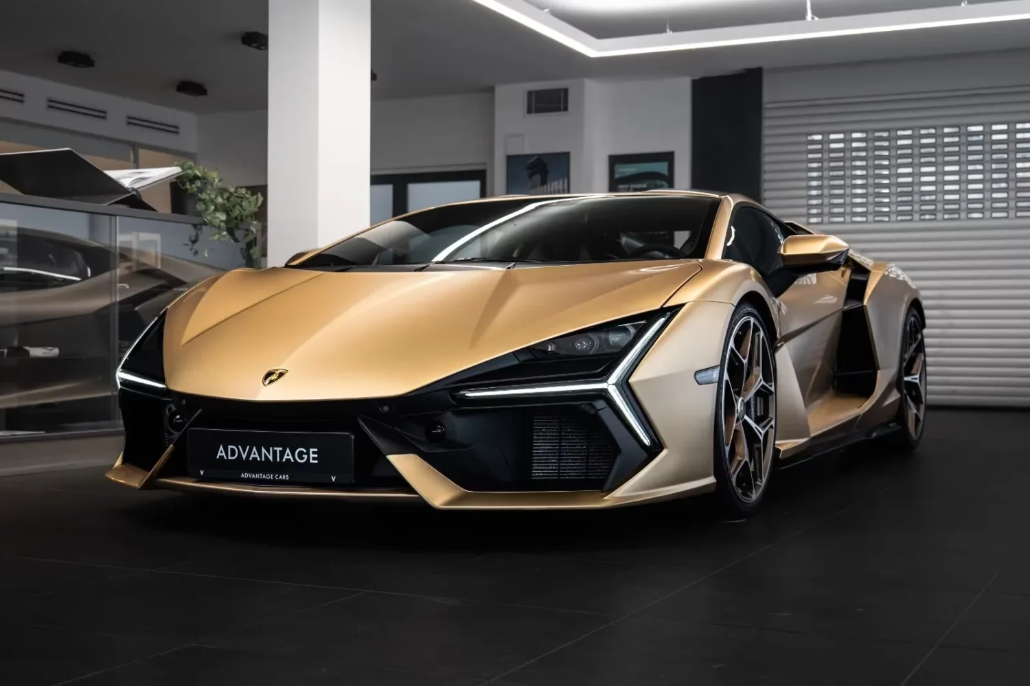 Lamborghini Revuelto