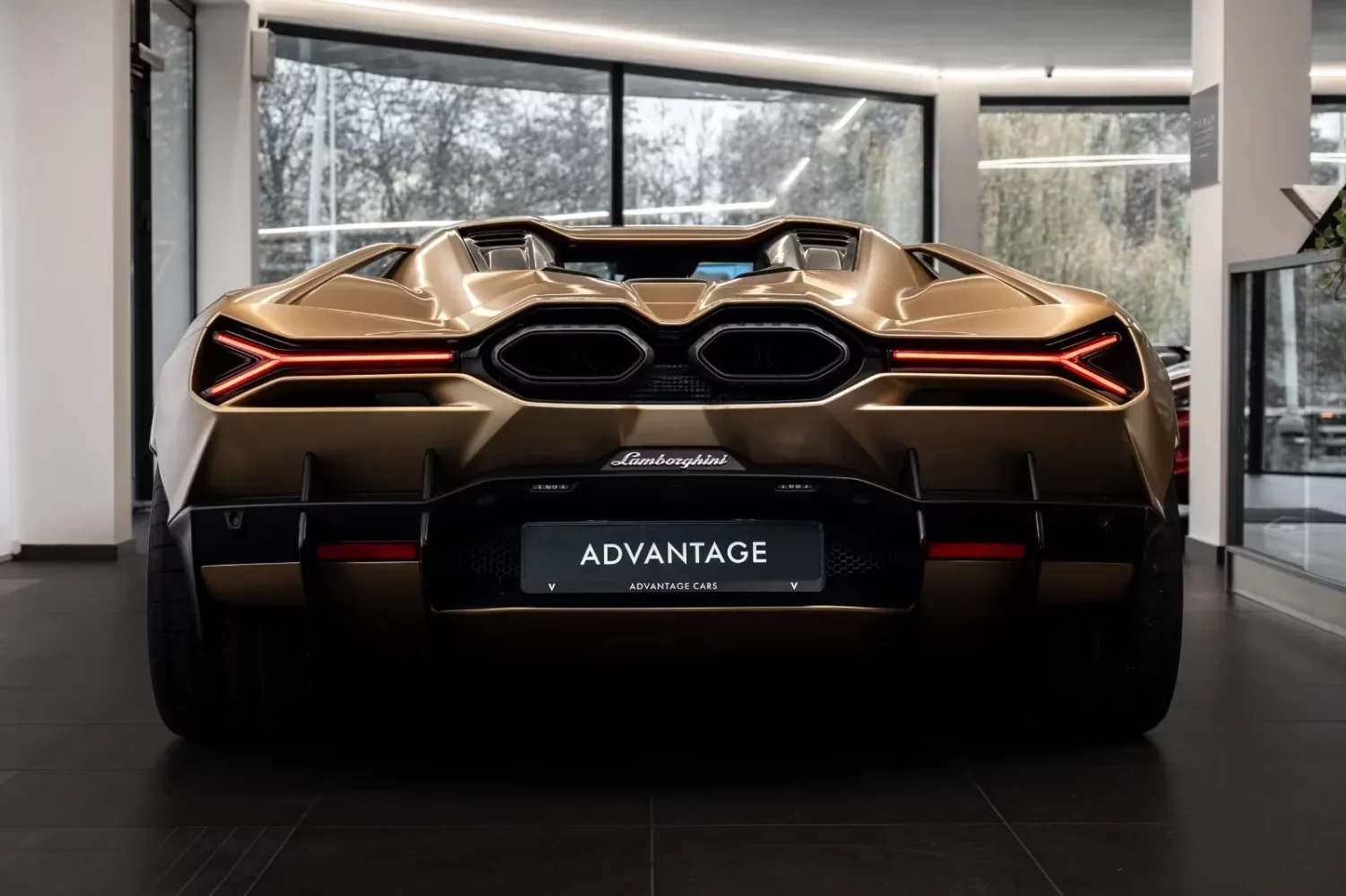 Lamborghini Revuelto