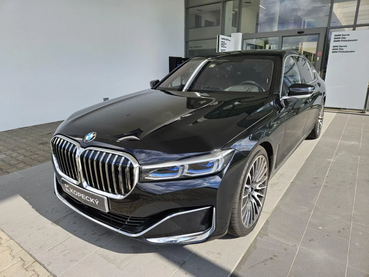 BMW M760 Li xDrive