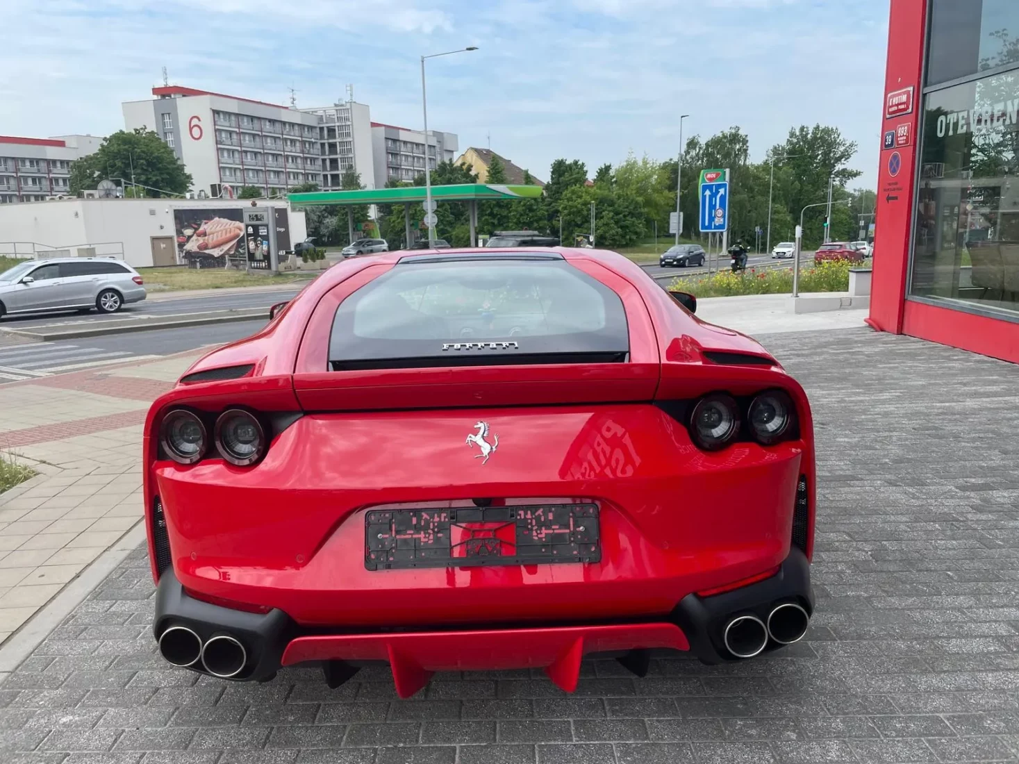 Ferrari 812 Superfast
