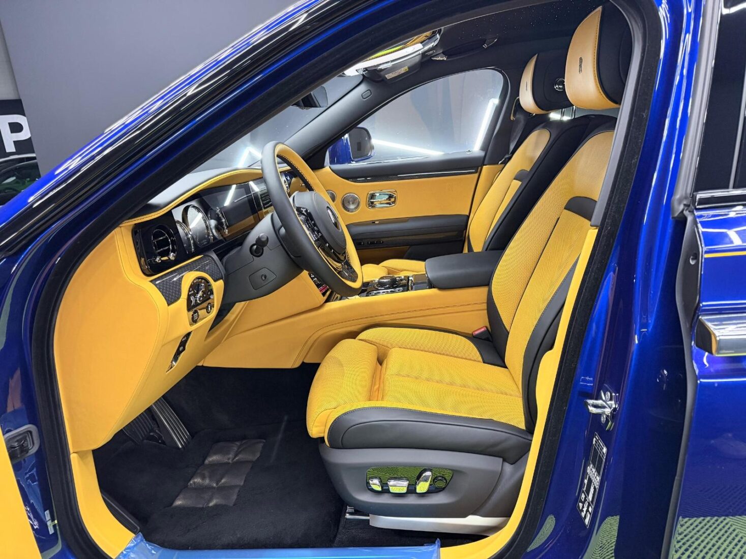 Rolls-Royce Ghost Black Badge