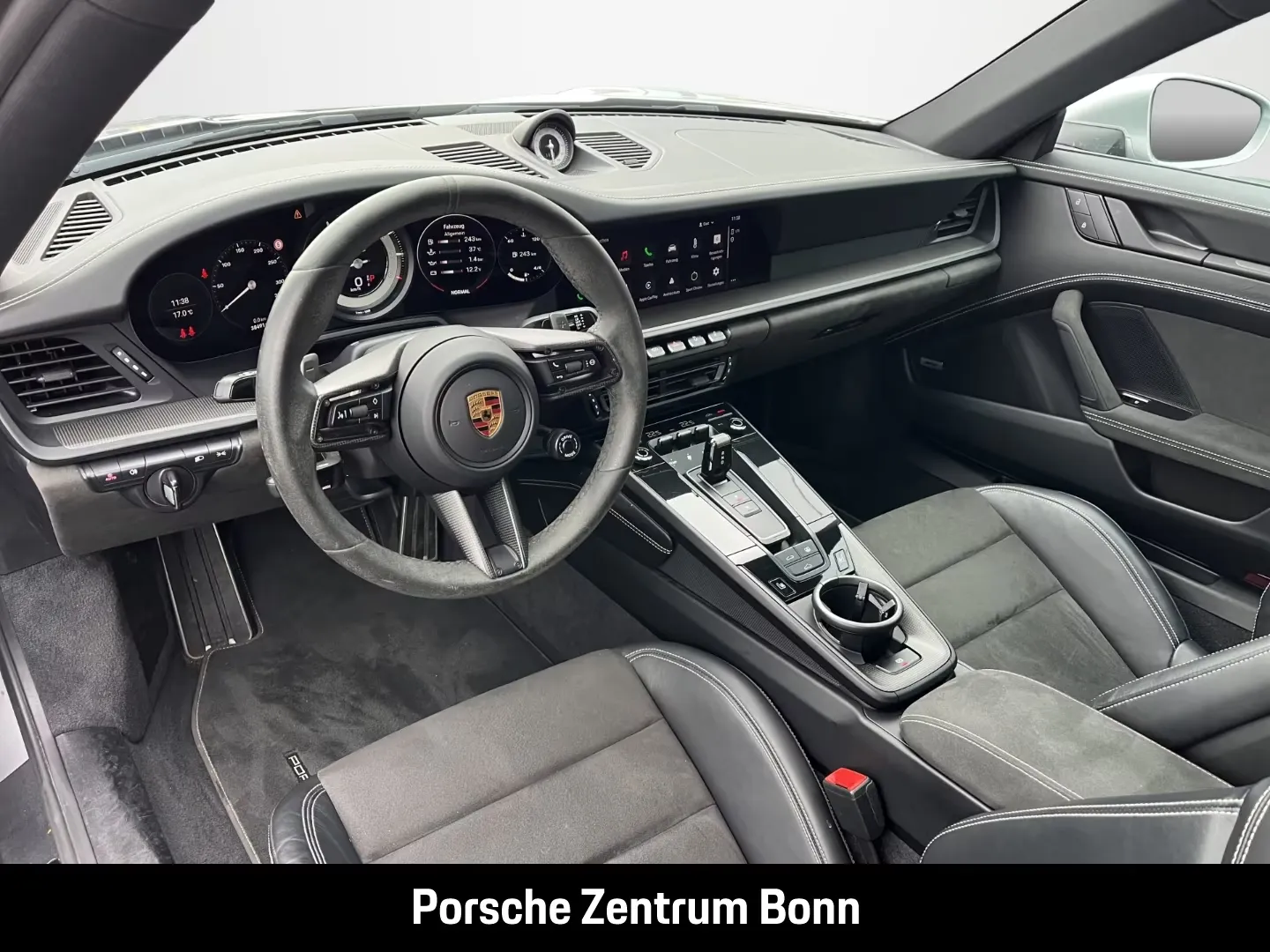 Porsche 911 Carrera 4 GTS