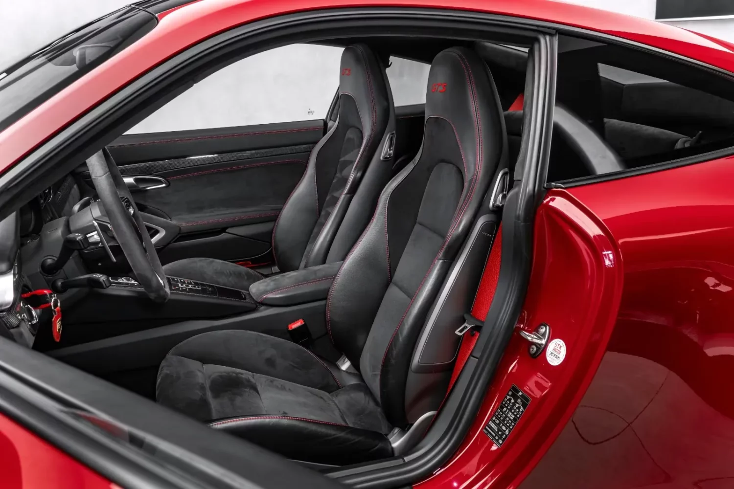 Porsche 911 Carrera GTS