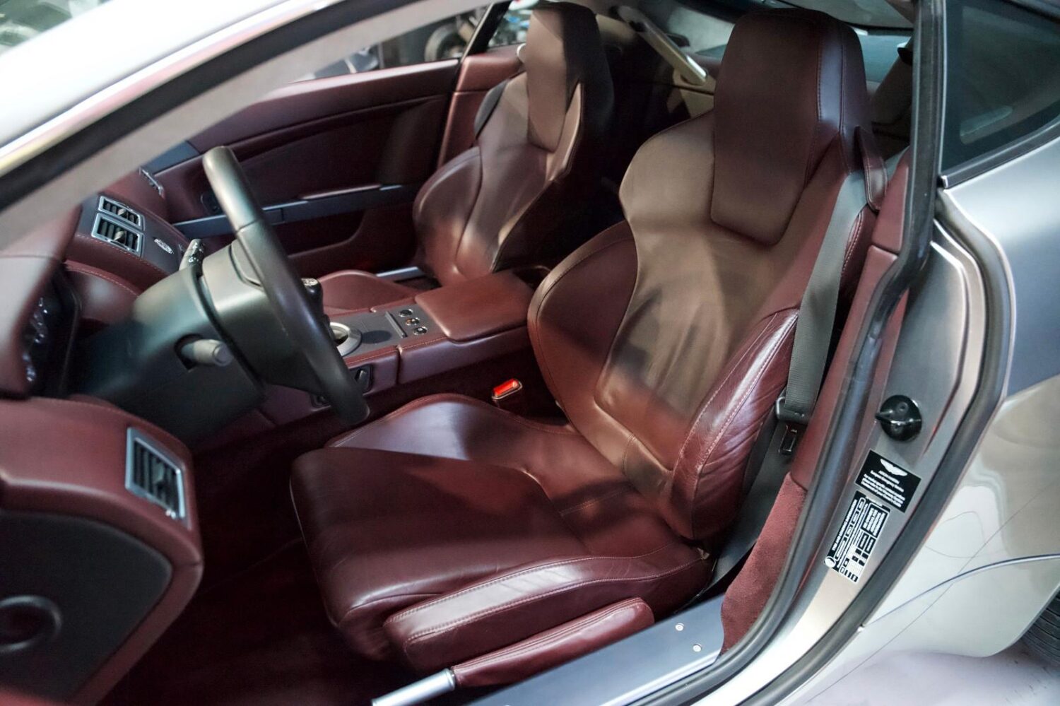 Aston Martin V8 Vantage