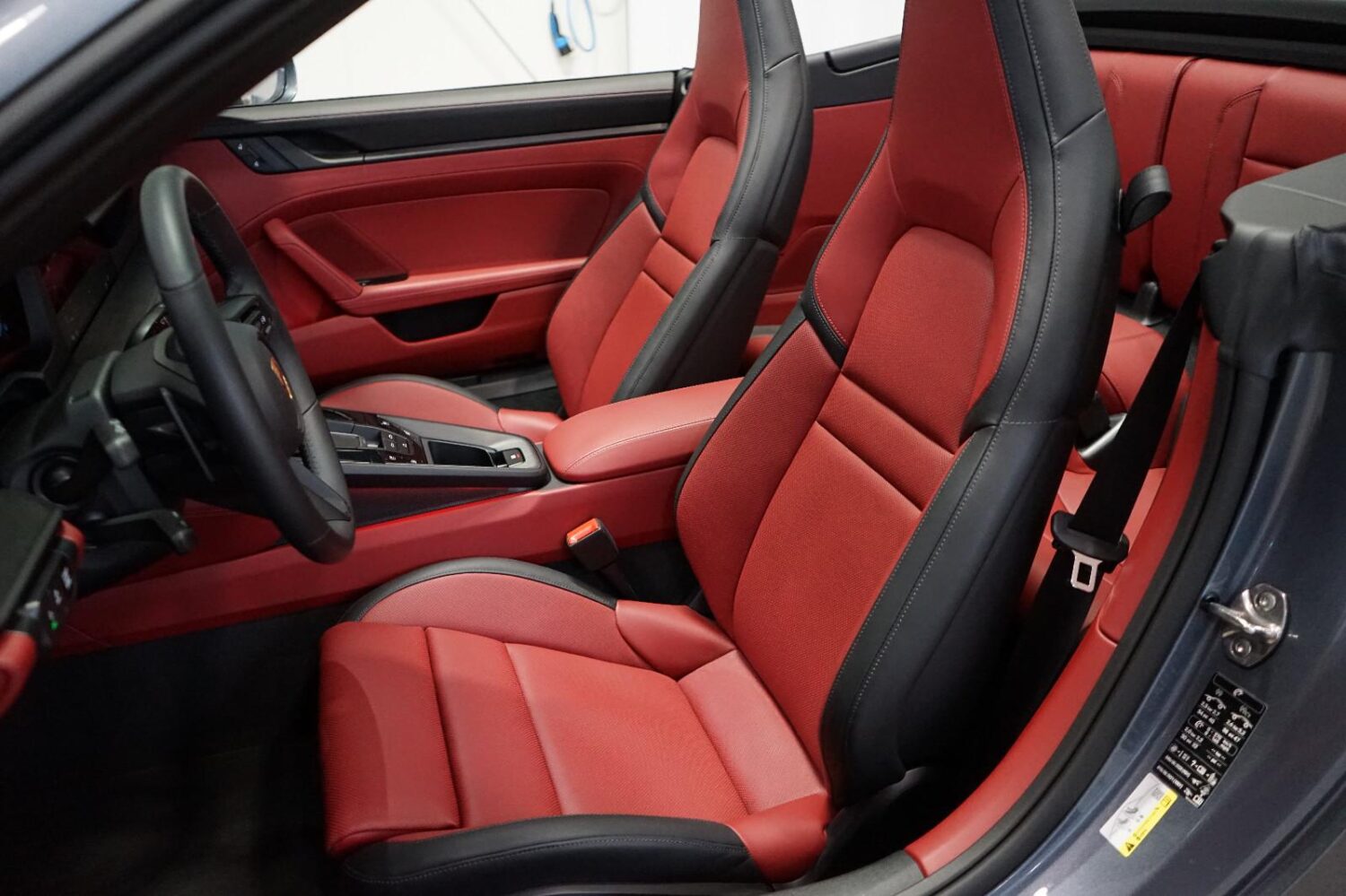 Porsche 911 Carrera 4 GTS Cabrio