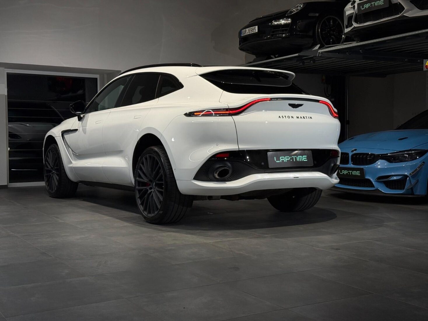 Aston Martin DBX