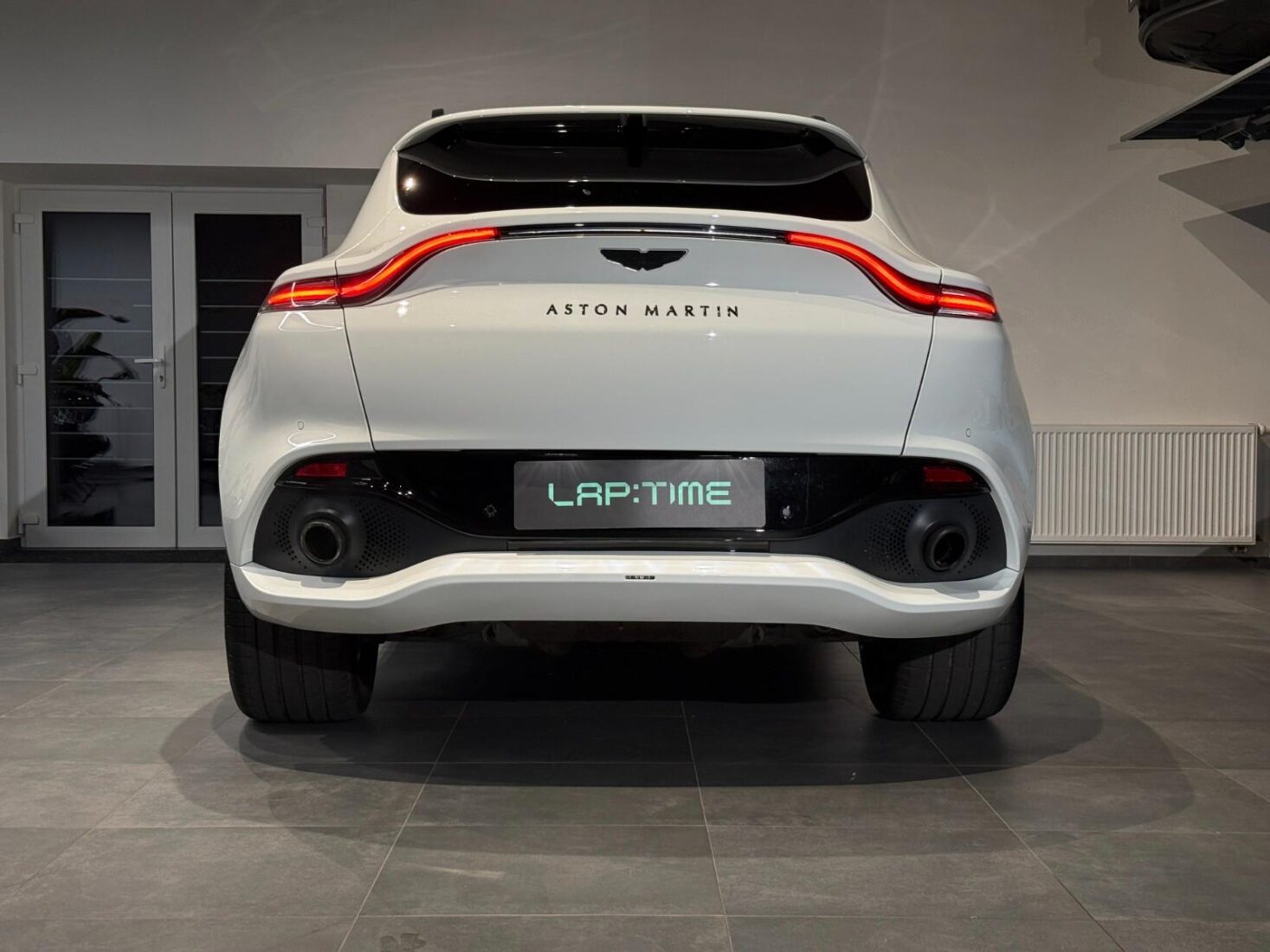 Aston Martin DBX