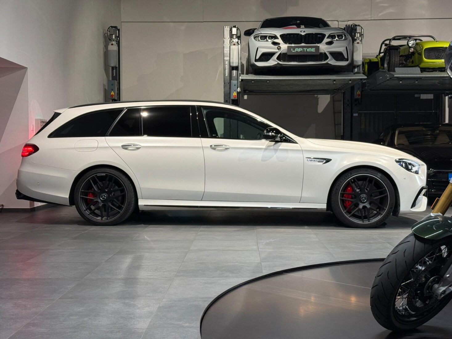 Mercedes-Benz E 63 AMG