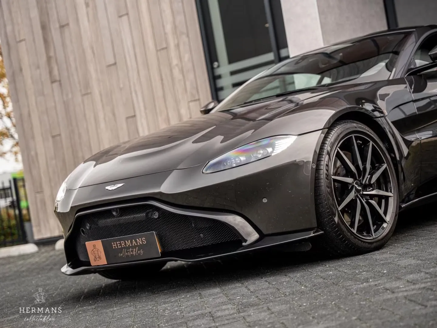 Aston Martin V8 Vantage