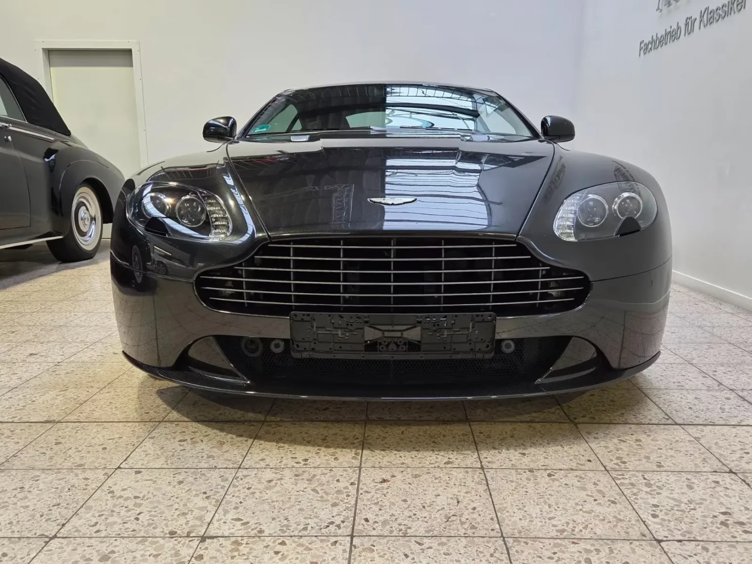 Aston Martin V8 Vantage S SP10 Manuál