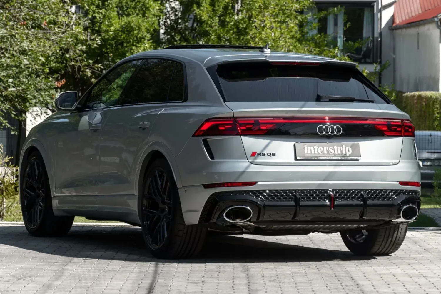 Audi RSQ8 performance