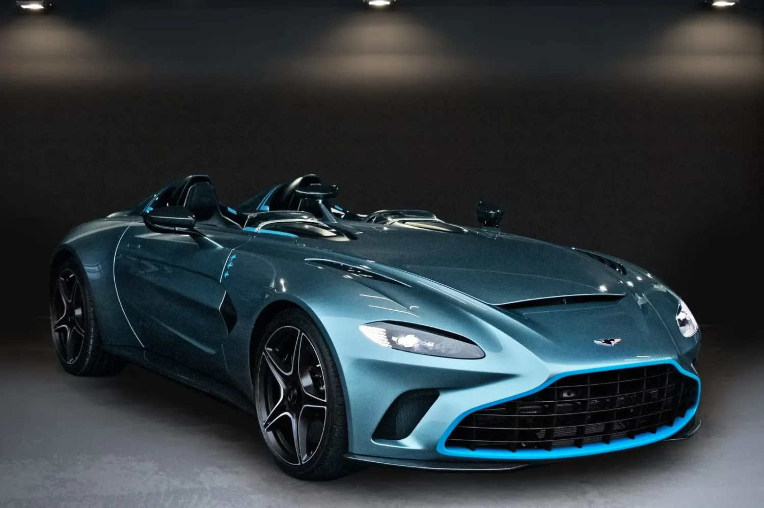 Aston Martin V12 Speedster Top Gun: Maverick Edition